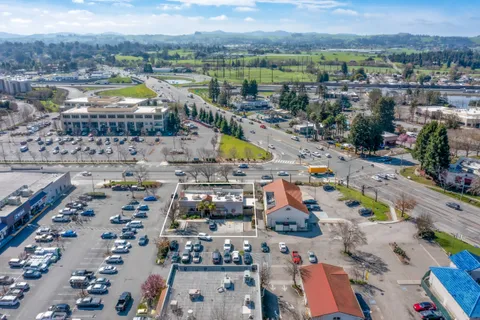 $2,490,000 | 5304 Old Redwood Highway North, Petaluma, CA 94954