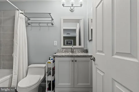 $512,000 | 1903 Spruce Street, Unit 2C, Philadelphia, PA 19103
