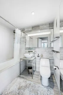 $1,935,000 | 322 West 57th Street, Unit 50H | Hell's Kitchen