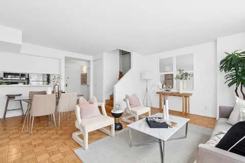 $1,750,000 | 2250 Broadway, Unit 6K | Upper West Side