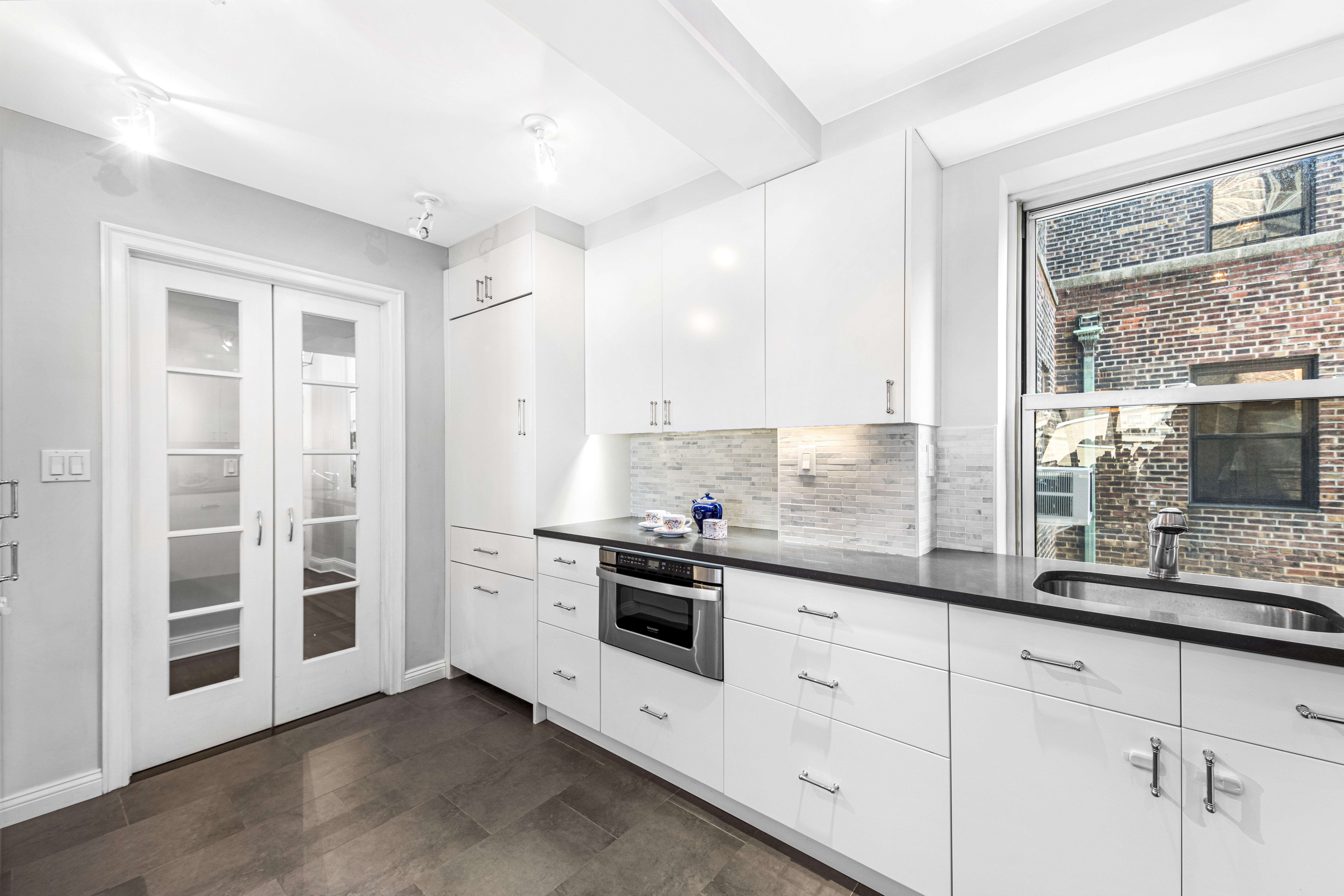 400 East 52nd Street, Unit 15D Manhattan, NY 10022 - Photo 8 of 23