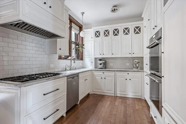 $1,200,000 | 457 West Fullerton Parkway, Unit 2W, Chicago, IL 60614