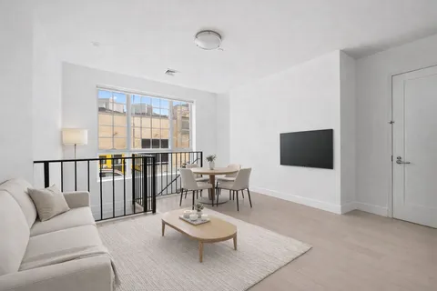 $875,000 | 21-24 45th Road, Unit 1 | Long Island City