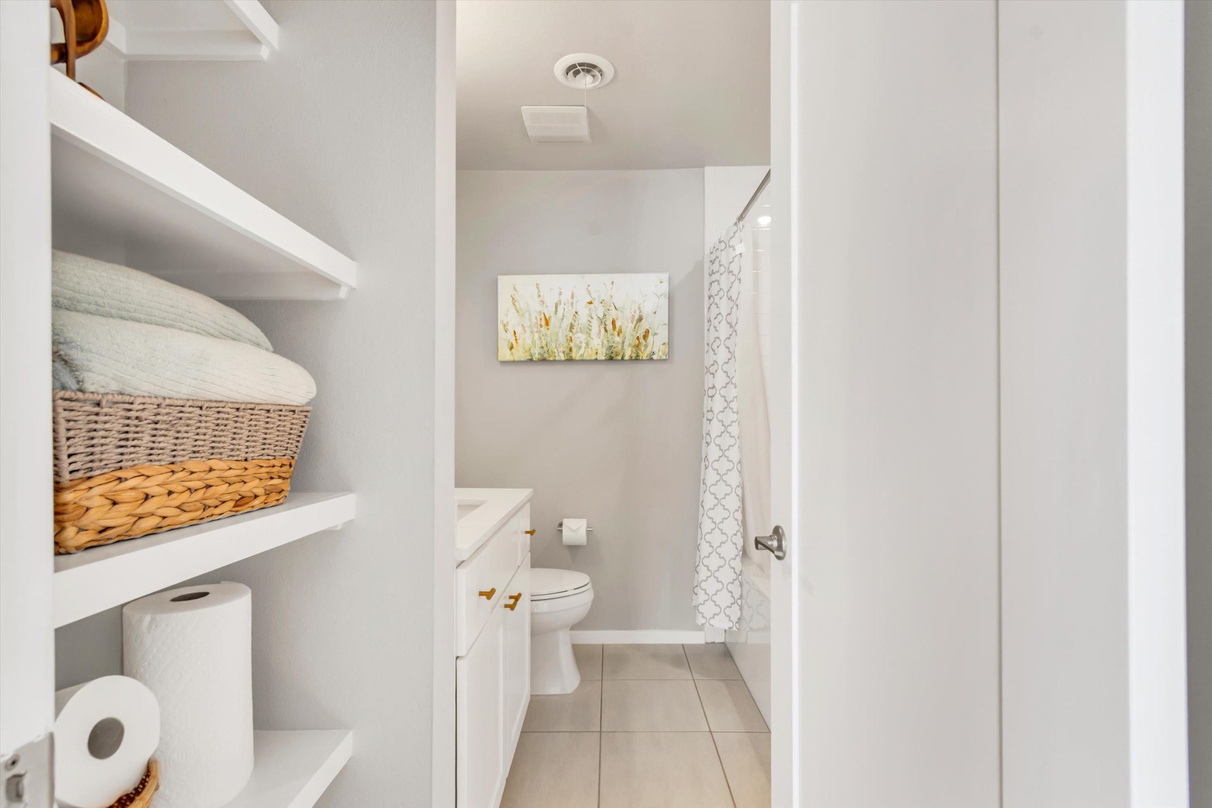 3601 Las Colinas Drive, Unit C Austin, TX 78731 - Photo 6 of 33 a bathroom with a toilet and a shower