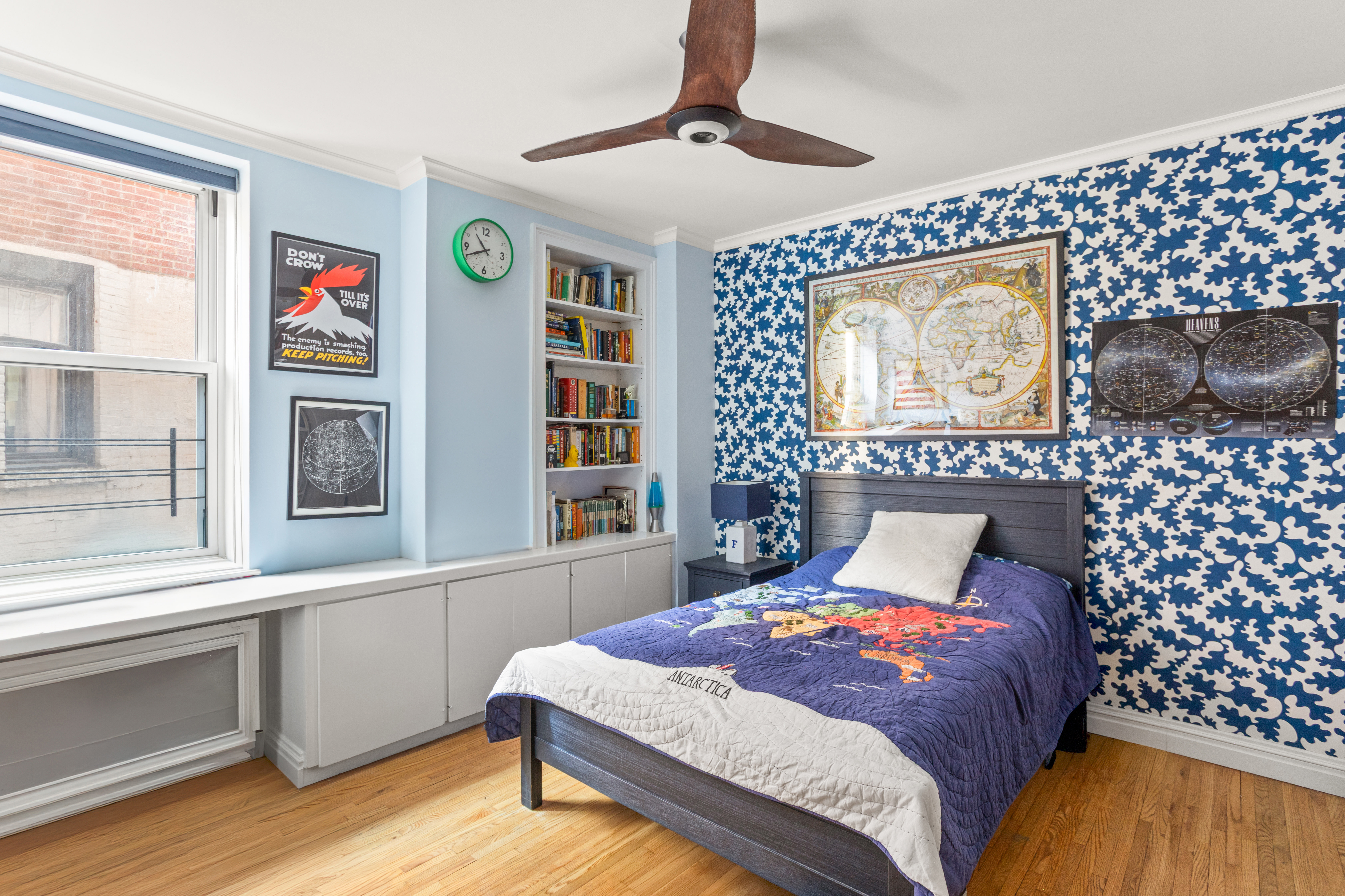 161 East 90th Street, Unit 5C Manhattan, NY 10128 - Photo 10 of 14 a bedroom with a bed and a window