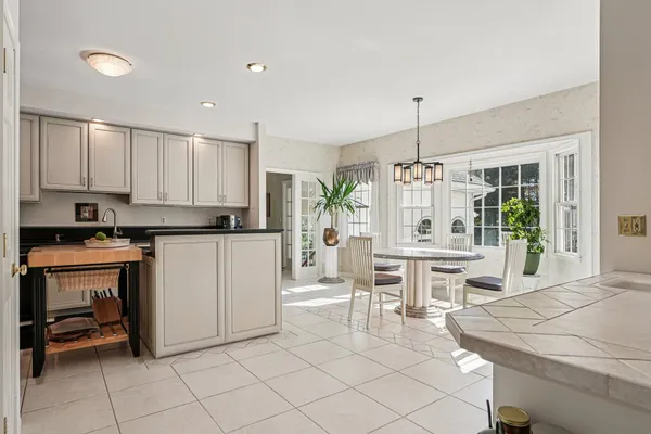 $1,150,000 | 905 Kip Lane, Neshanic Station, NJ 08853