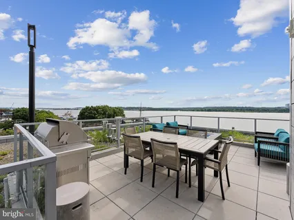 $895,900 | 225 Strand Street, Unit 202, Alexandria, VA 22314
