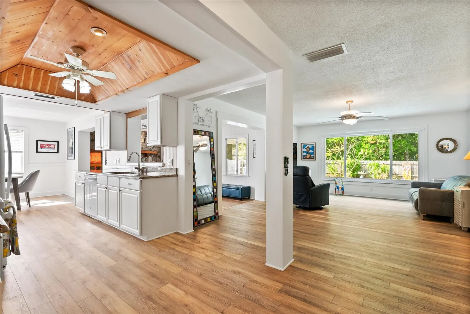 $549,000 | 1700 Patricia Avenue, Dunedin, FL 34698