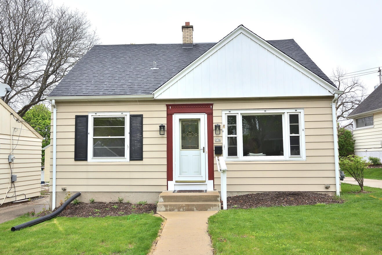 236 North 90th Street Milwaukee, WI 53226 - Photo 2 of 34