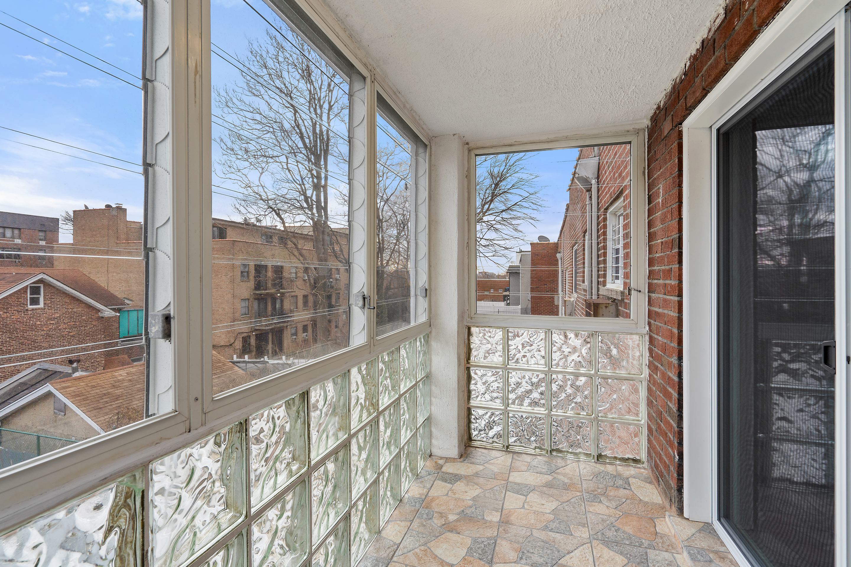 3230 Johnson Avenue, Unit 3 Bronx, NY 10463 - Photo 8 of 21 a view of an entryway with interior
