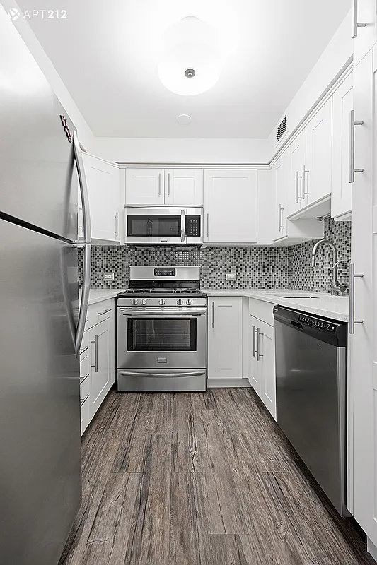 311 East 38th Street, Unit 12B Manhattan, NY 10016 - Photo 6 of 10