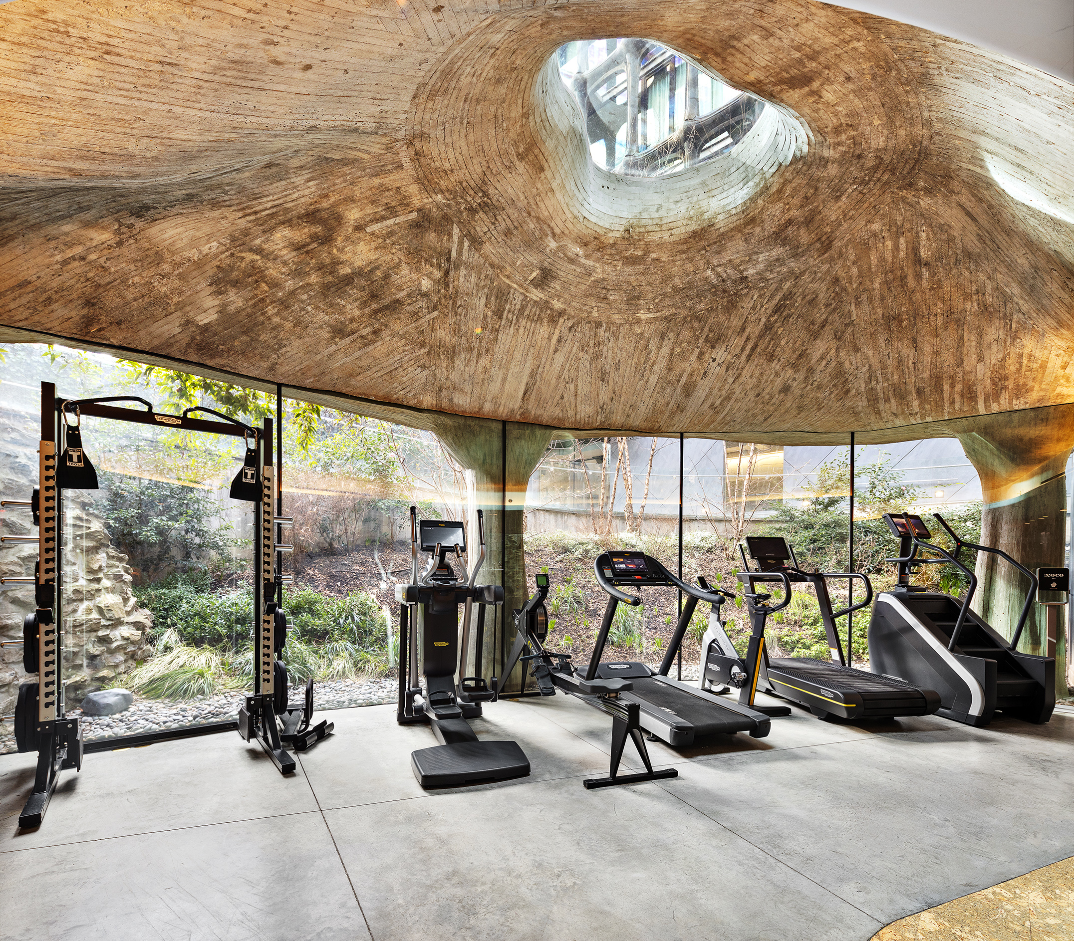 325 West Broadway, Unit 4B Manhattan, NY 10013 - Photo 13 of 17 a view of a room with gym equipment