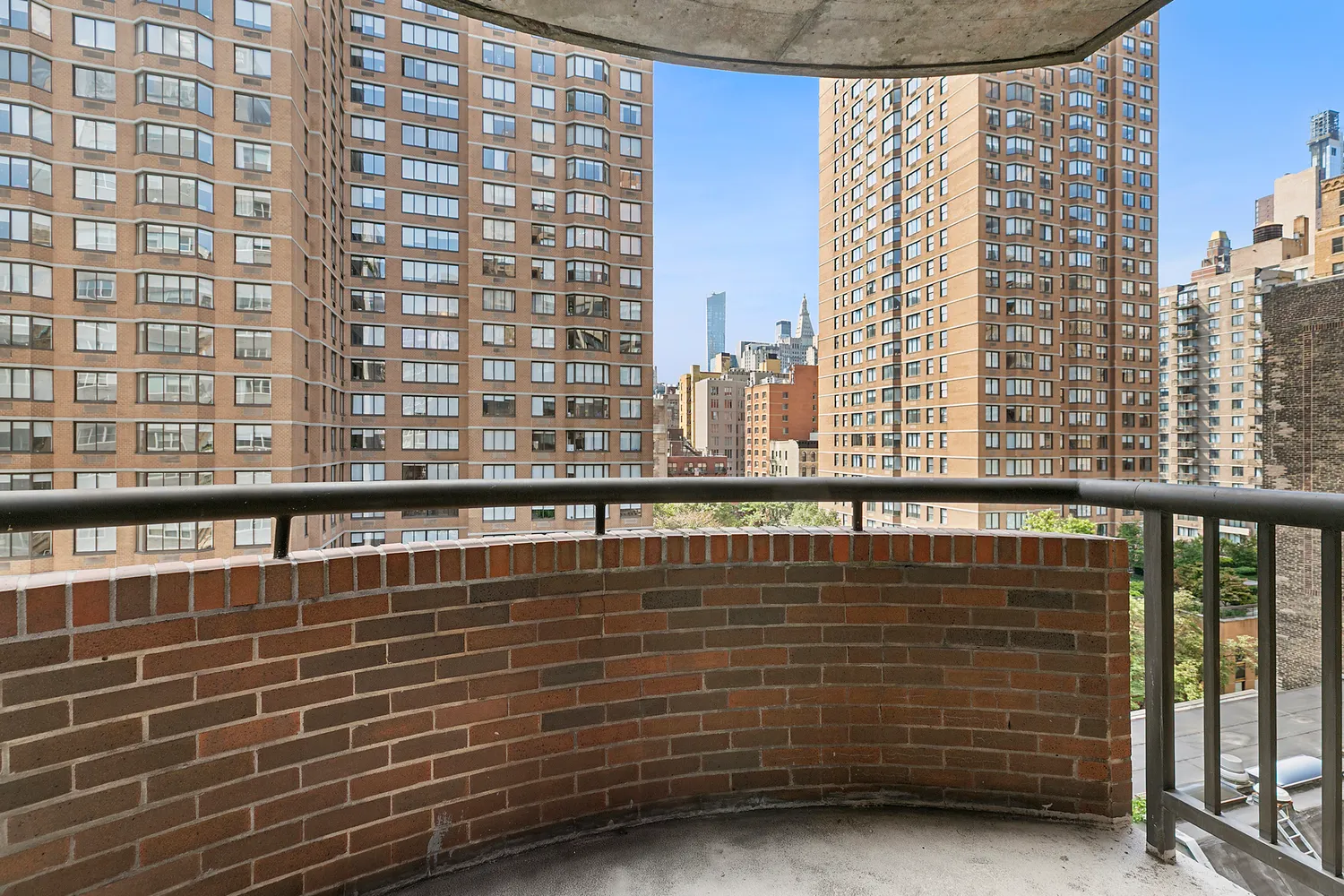 $1,150,000 | 157 East 32nd Street, Unit 8B | Kips Bay
