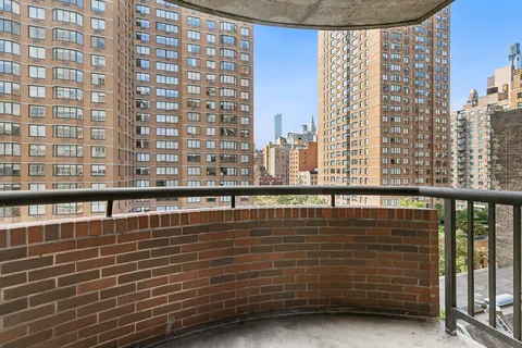 $1,150,000 | 157 East 32nd Street, Unit 8B | Kips Bay