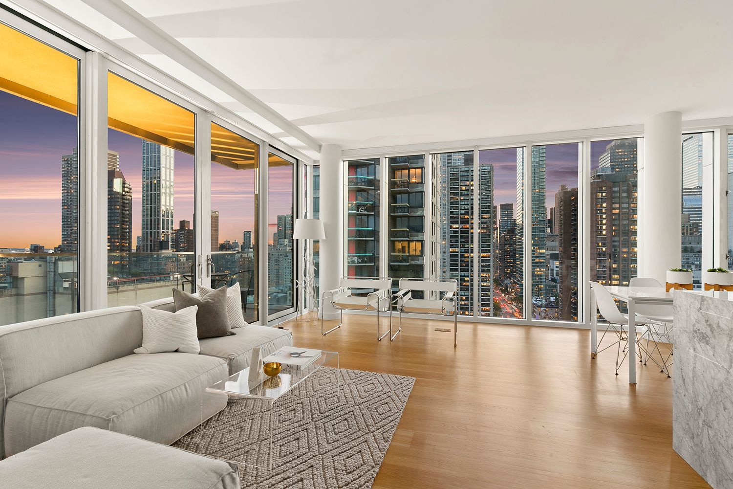 301 East 61st Street, Unit 16A Manhattan, NY 10065 - Photo 3 of 17 Gallery Image 3