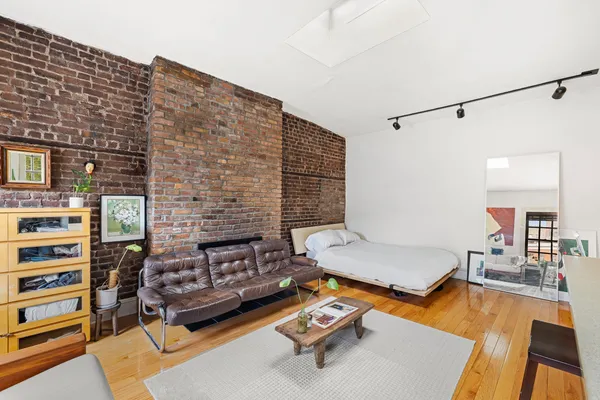 $4,150 | 31 8th Avenue, Unit 4 | West Village