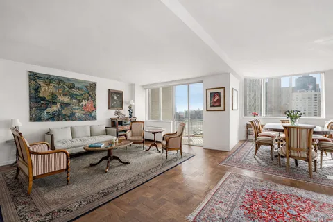$1,650,000 | 515 East 79th Street, Unit 15A | Upper East Side