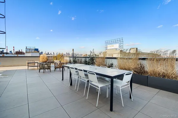 $875,000 | 37-14 34th Street, Unit N3E | Long Island City