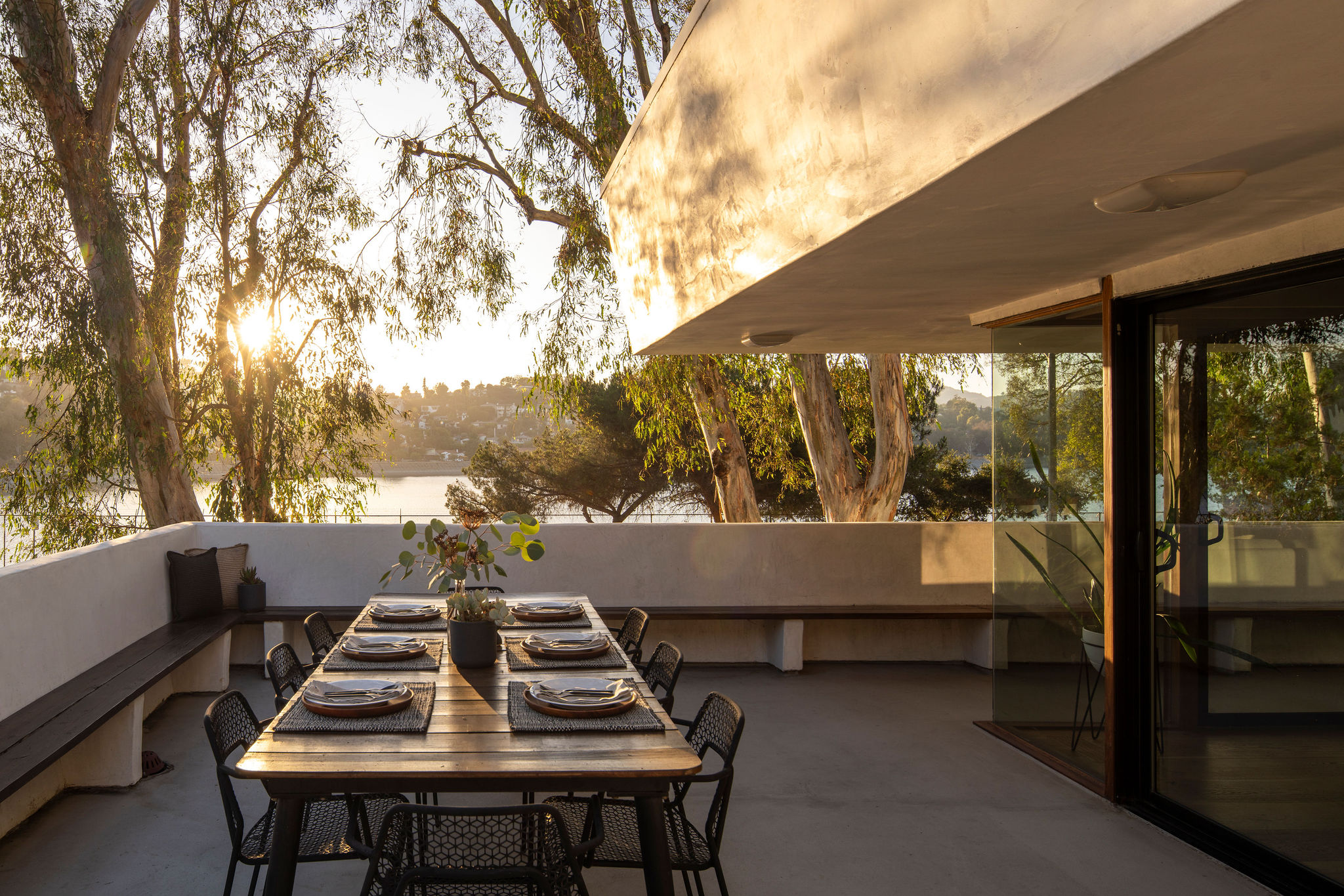 2371 Cove Ave Los Angeles, CA 90039 - Photo 12 of 43