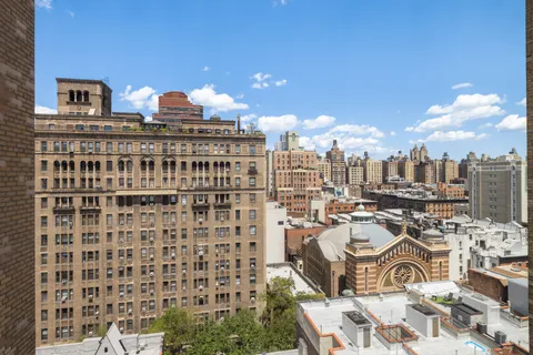 $2,875,000 | 219 West 81st Street, Unit 11G | Upper West Side