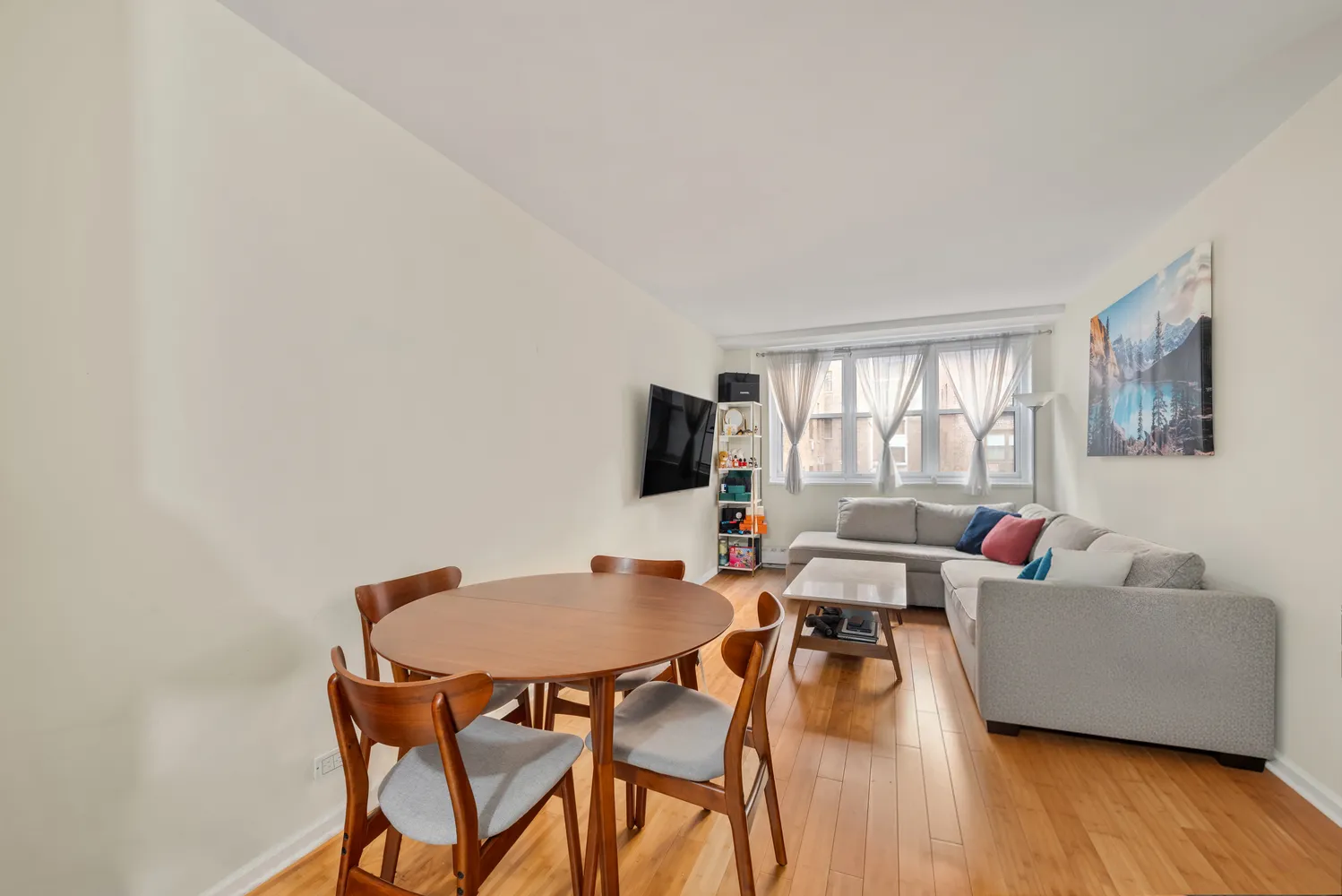 $850,000 | 63 East 9th Street, Unit 3W | Greenwich Village