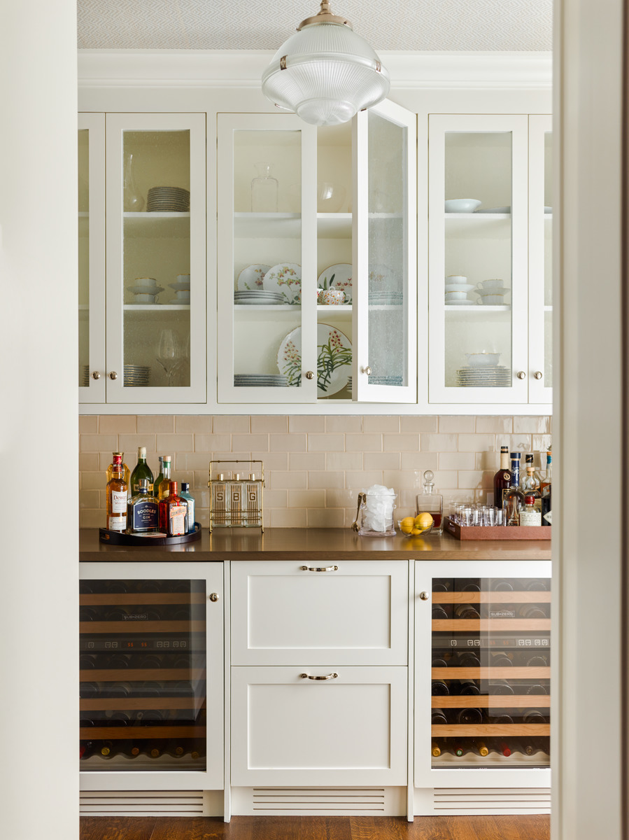 325 West End Avenue, Unit 9C Manhattan, NY 10023 - Photo 7 of 14 a kitchen with a sink and cabinets