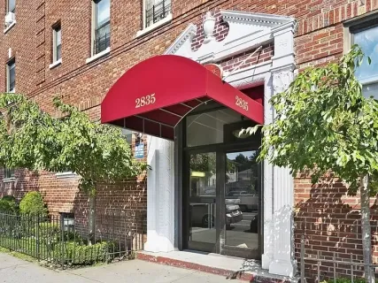 a picture of a bathroom