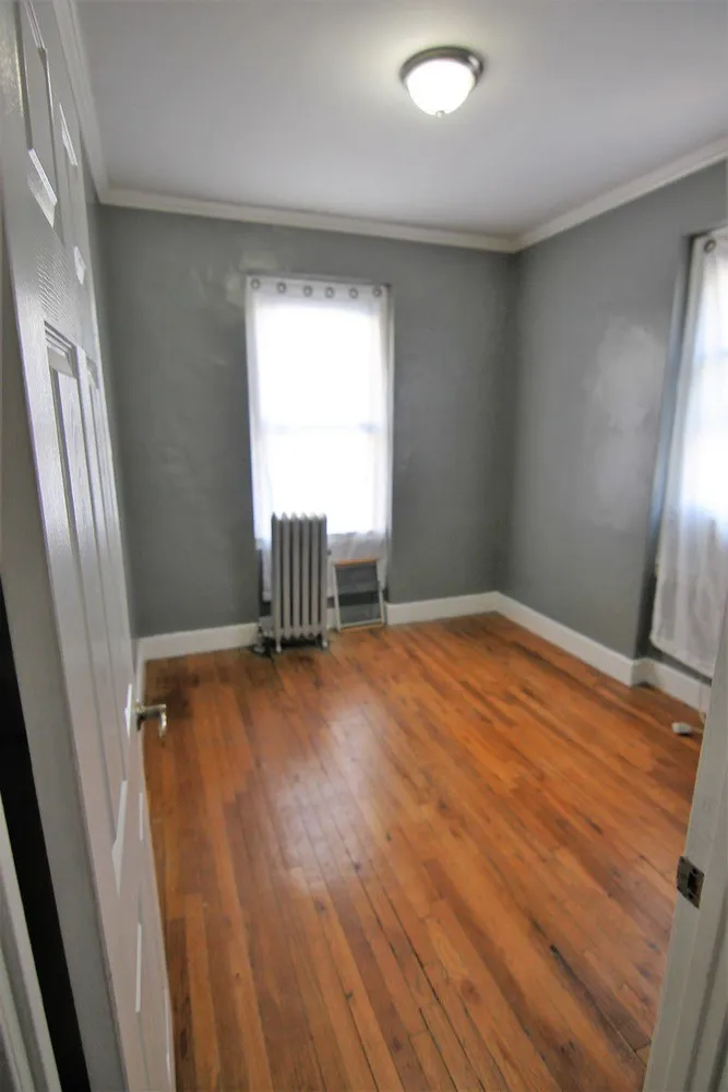 $2,750 | 21-57 33rd Street, Unit 3H | Astoria