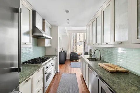 $3,375,000 | 245 West 99th Street, Unit 8A | Upper West Side
