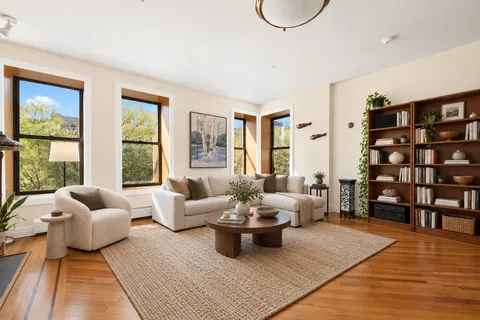 $900,000 | 370 St Nicholas Avenue, Unit PH5B | Central Harlem