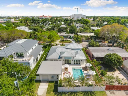 $5,900,000 | 757 Broad Court South, Naples, FL 34102