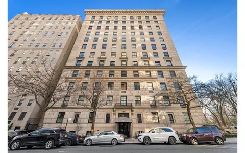 $2,450,000 | 907 5th Avenue, Unit 7A | Lenox Hill