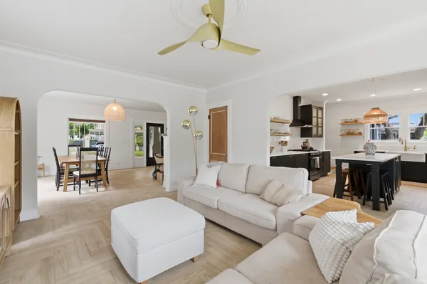 $1,549,000 | 816 16th Avenue Northeast, St. Petersburg, FL 33704