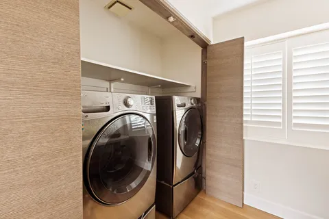 $1,349,000 | 1520 South Beverly Glen Boulevard, Unit 507, Los Angeles, CA 90024