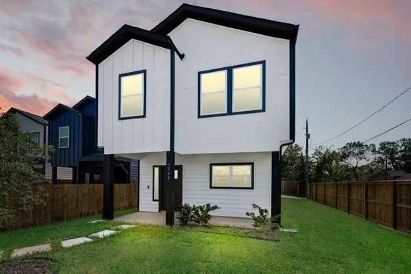 $2,300 | 5700 Elysian Street, Houston, TX 77009