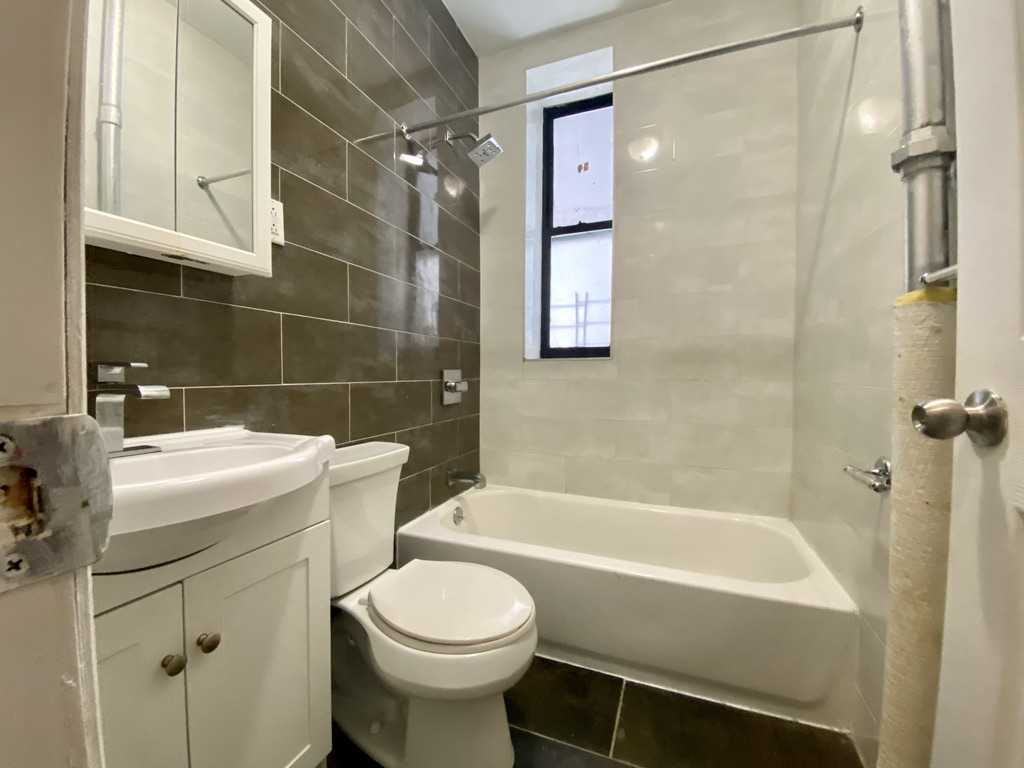 573 West 159th Street, Unit 2 Manhattan, NY 10032 - Photo 5 of 6