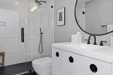 $2,100,000 | 9 Island Avenue, Unit 407, Miami Beach, FL 33139