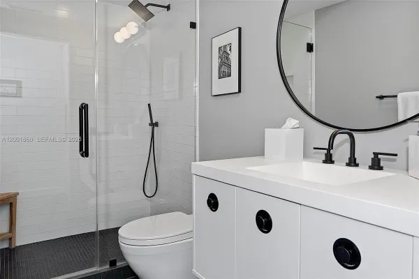 $2,100,000 | 9 Island Avenue, Unit 407, Miami Beach, FL 33139