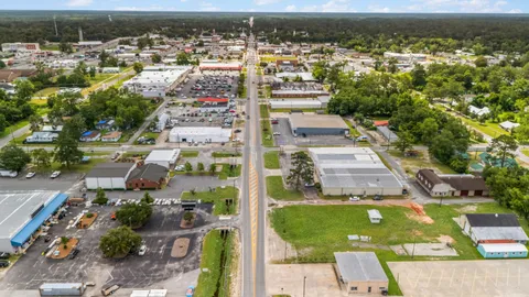 $400,000 | 697 West Cherry Street, Jesup, GA 31545