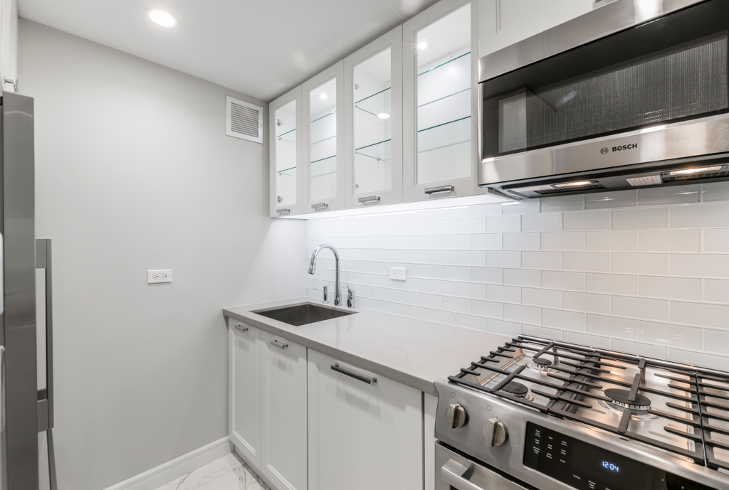 330 East 38th Street, Unit 54K Manhattan, NY 10016 - Photo 15 of 16
