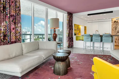 $2,295,000 | 10 Venetian Way, Unit 904, Miami Beach, FL 33139