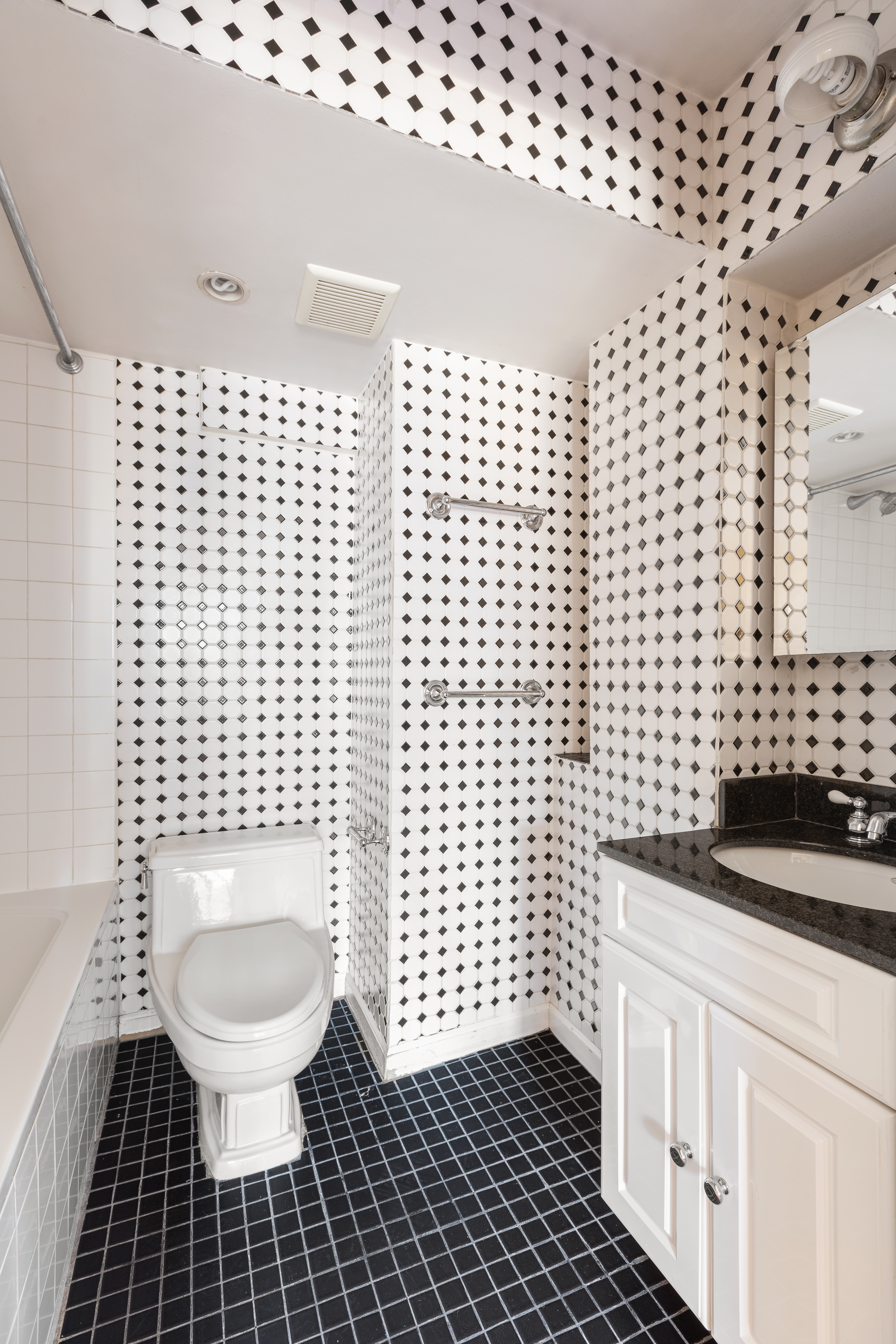 210 East 36th Street, Unit PHC Manhattan, NY 10016 - Photo 9 of 13