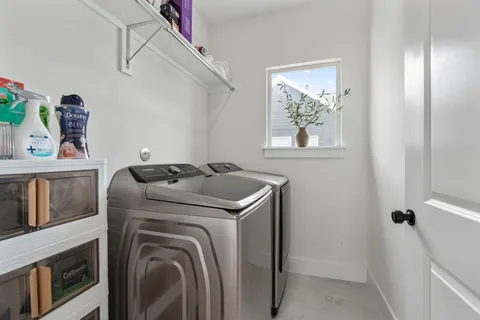 $555,000 | 1207 East 24th Street, Unit A, Houston, TX 77009