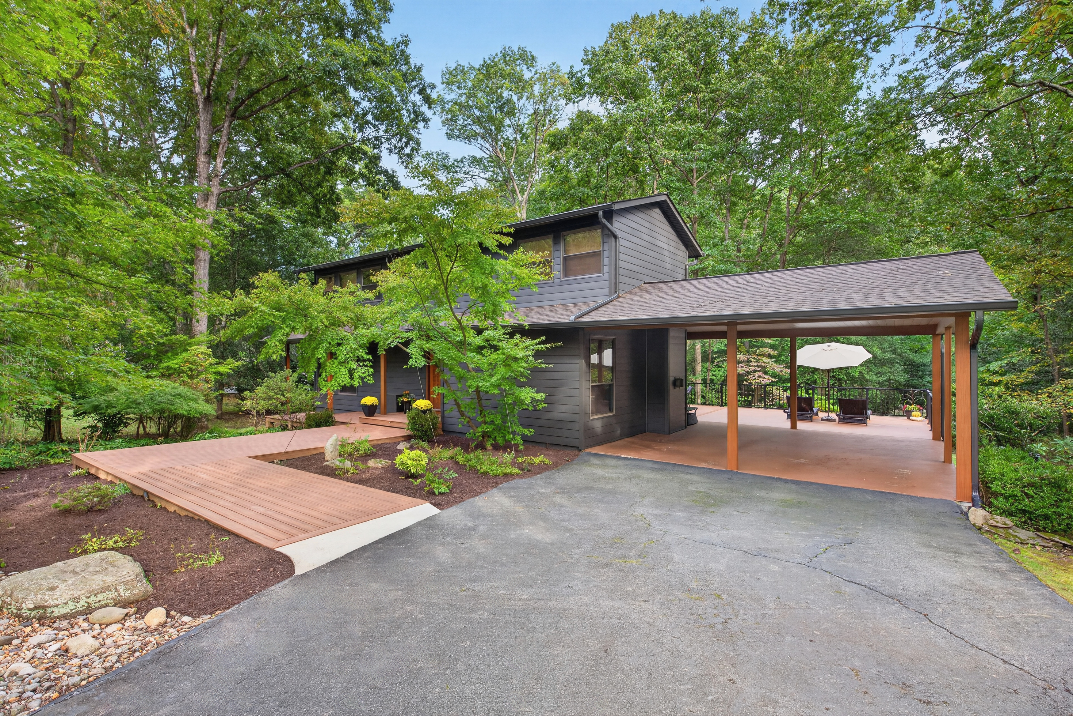 11411 Running Cedar Road Reston, VA 20191 - Photo 3 of 28 Gallery Image 3