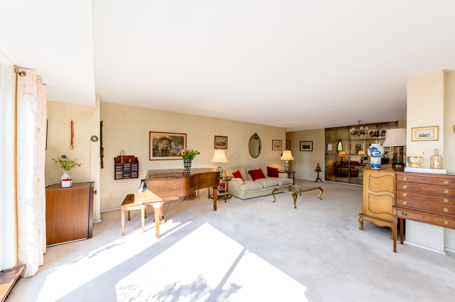 $2,435,000 | 40 East 84th Street, Unit 15A | Upper East Side