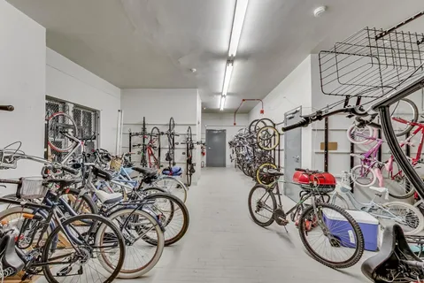 $475,000 | 415 West Aldine Avenue, Unit 2B, Chicago, IL 60657