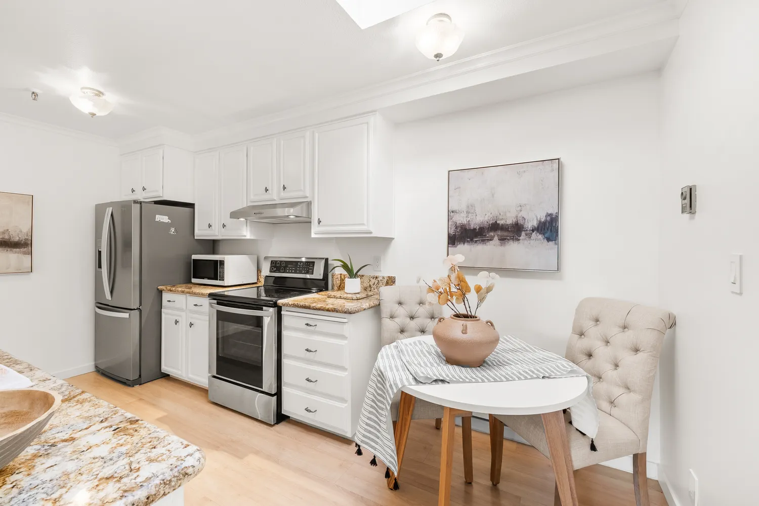 $895,000 | 1500 Willow Avenue, Unit 301, Burlingame, CA 94010