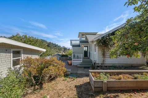 $3,680,000 | 40 Laurel Avenue, Stinson Beach, CA 94970