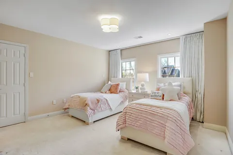 $1,275,000 | 15816 Thistlebridge Drive, Rockville, MD 20853