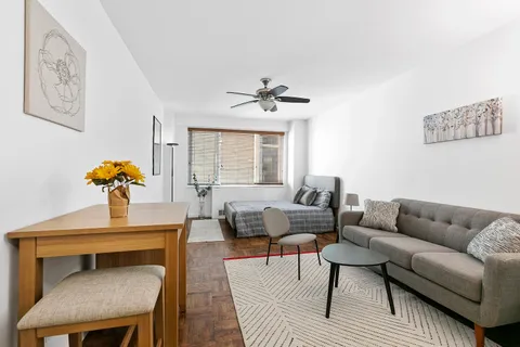 $399,000 | 301 East 22nd Street, Unit 10B | Gramercy